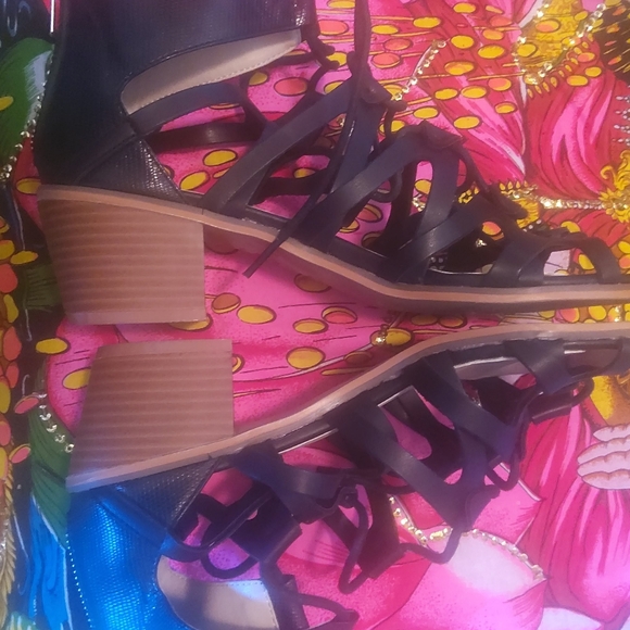 Groove Lauren Lace-Up Sandals - Picture 11 of 11